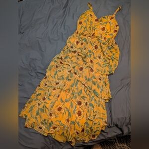 Lauren Conrad ruffled Sunflower Dress 🌻